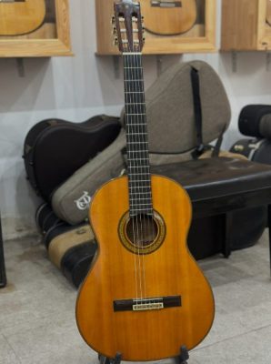 Đàn Guitar Yamaha C400