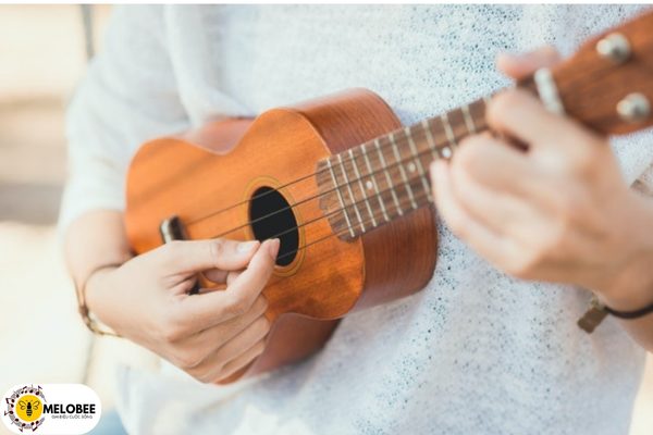 Cách chơi đàn ukulele