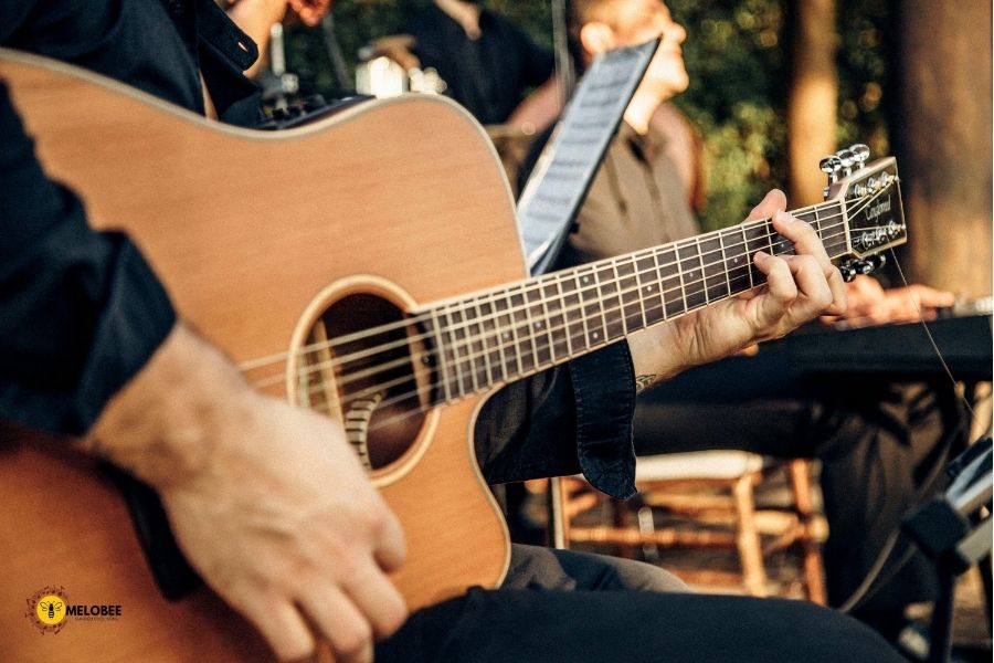 đàn guitar acoustic là gì?